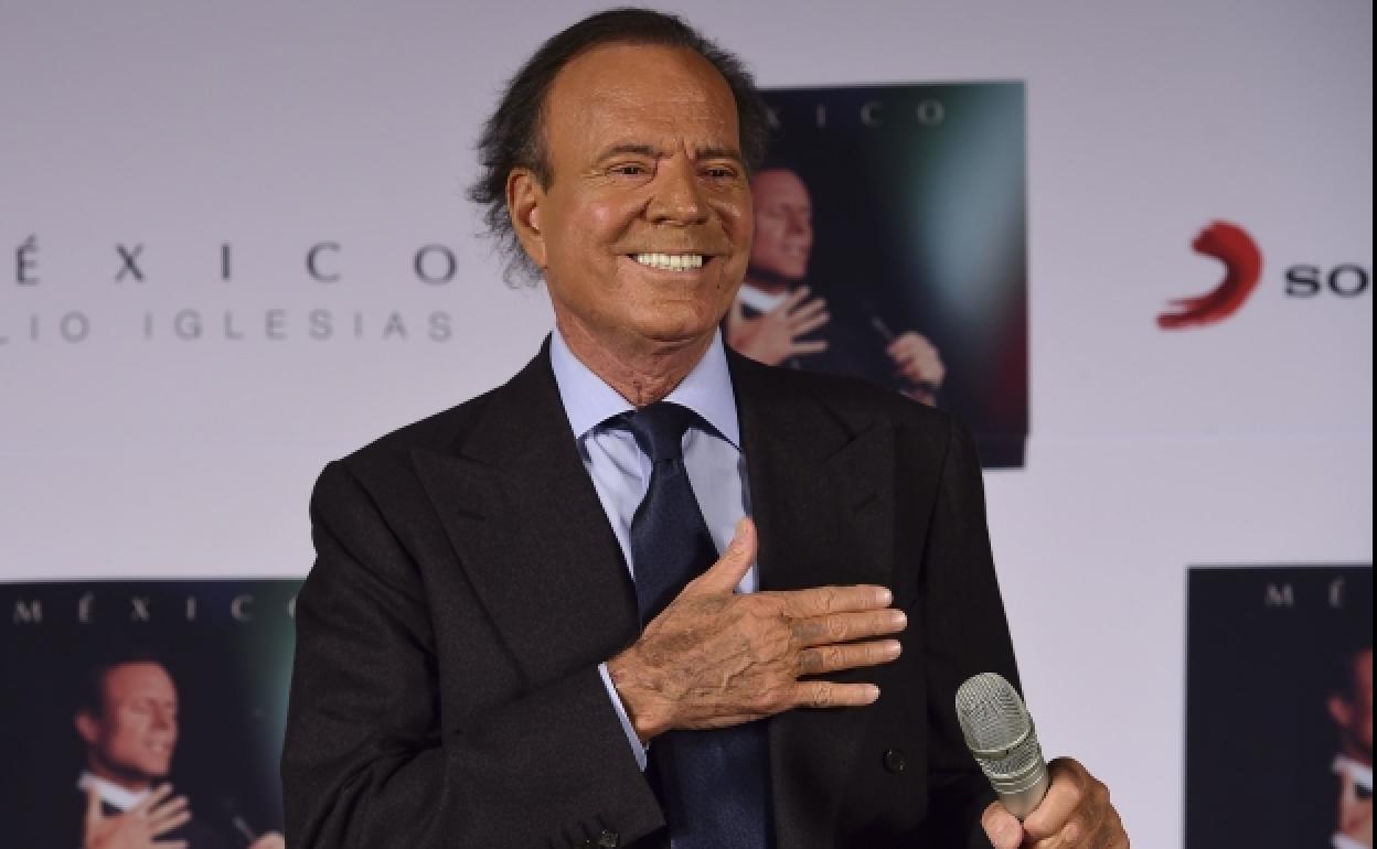 Julio Iglesias. 