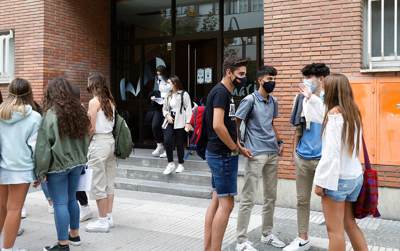Los alumnos de la ESO y de Bachillerato de Palencia vuelven a clase.