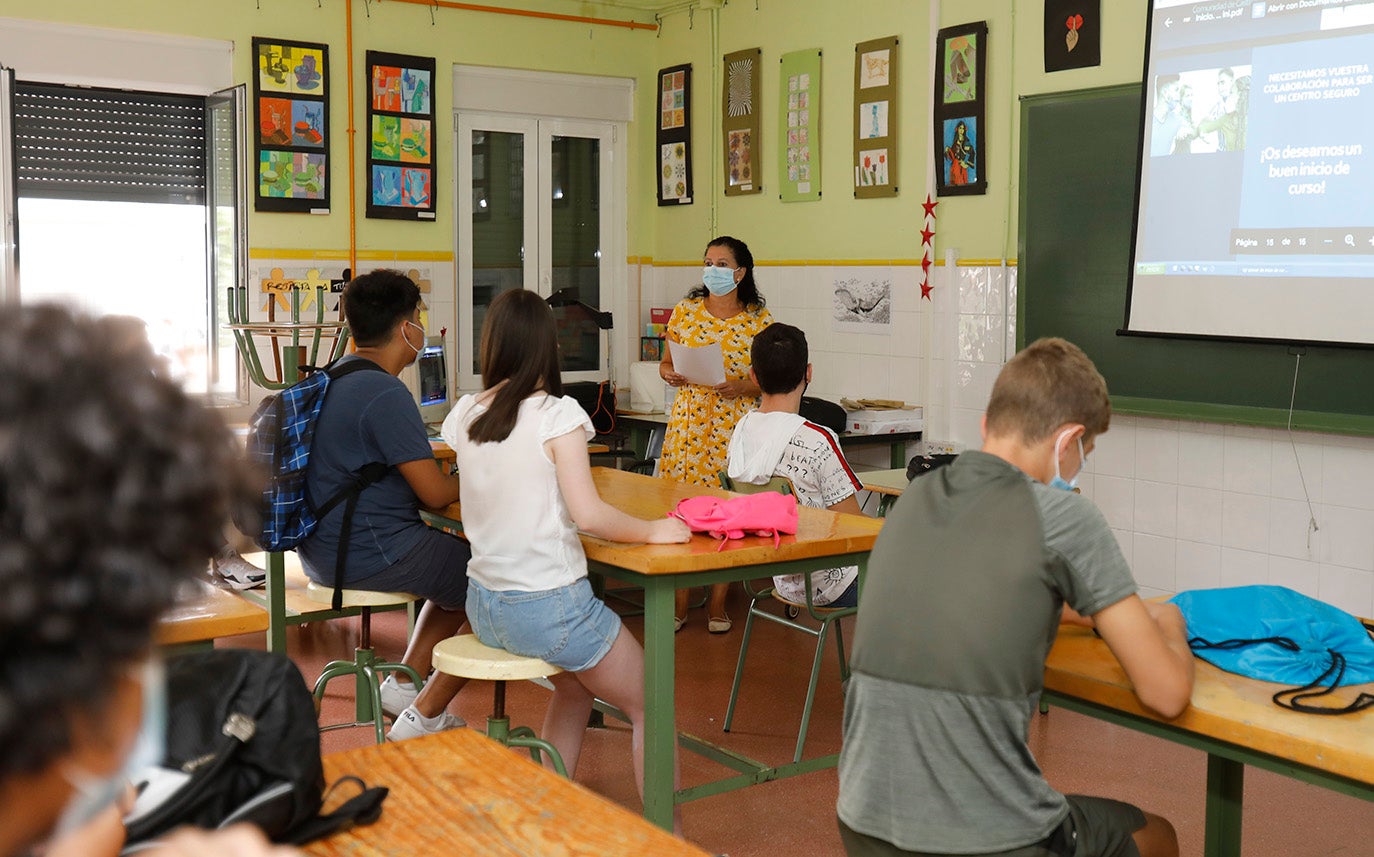 Los alumnos de la ESO y de Bachillerato de Palencia vuelven a clase.