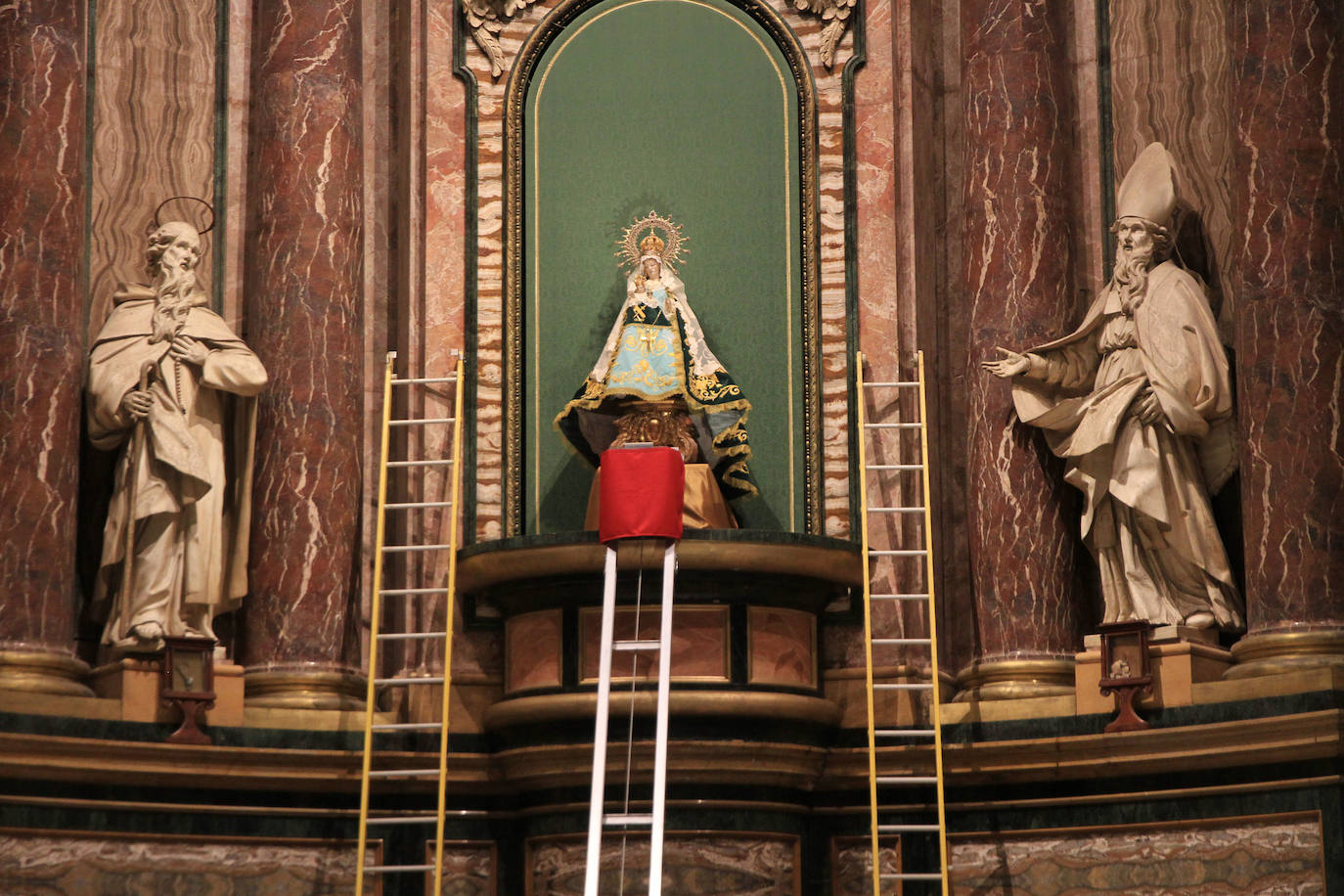 Llegada de la Virgen de la Fuencisla a la Catedral de Segovia 