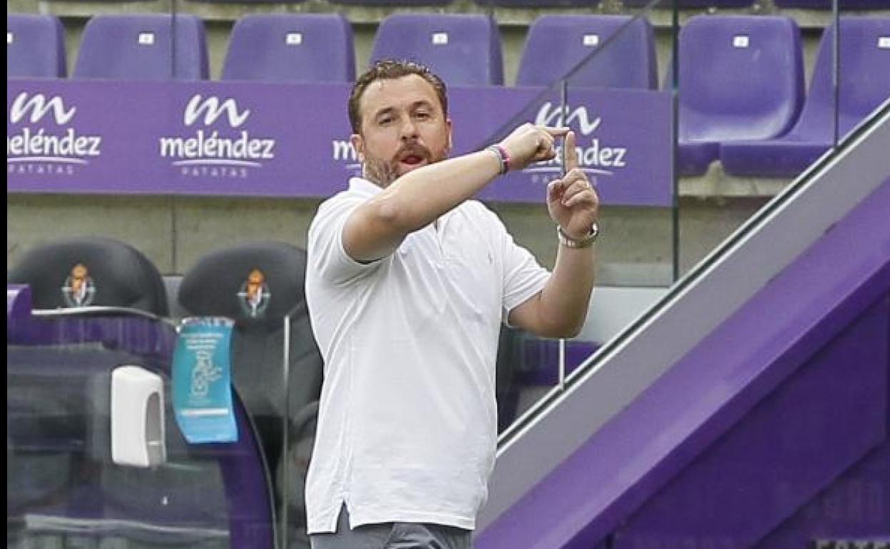 Sergio González imparte indicaciones el pasado domingo ante la Real Sociedad.