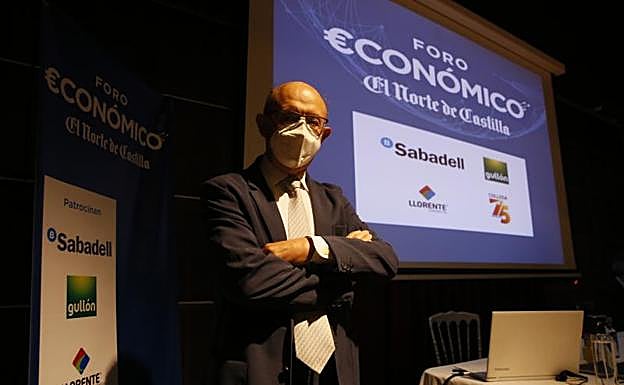 El exministro de Hacienda del PP Cristóbal Montoro, en un momento de su intervención.