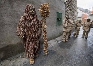 Imagen secundaria 1 - Las mascaradas de invierno ya tienen su sitio en el Museo de Ávila