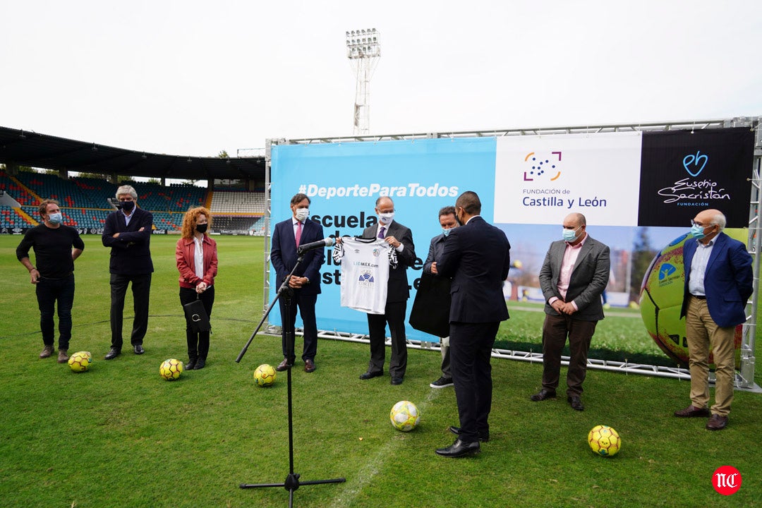 Acto de presentación en Salamanca del convenio entre fundaciones