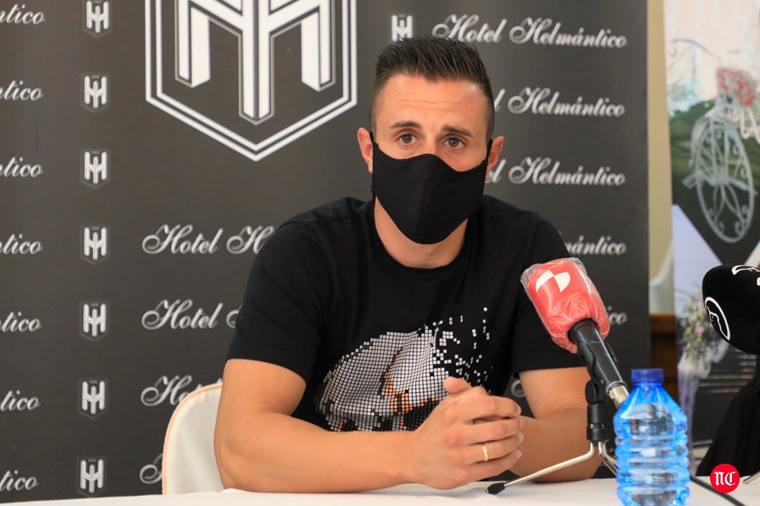 Momento de la rueda de prensa de Piojo