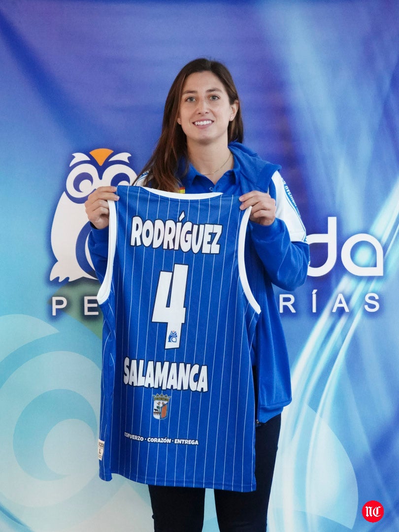 Acto de presentación de las jugadoras de Avenida.