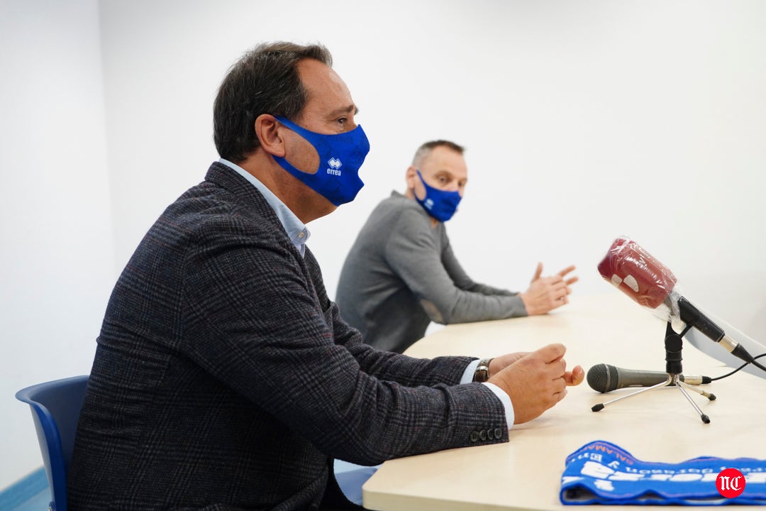 Acto de presentación de las jugadoras de Avenida.