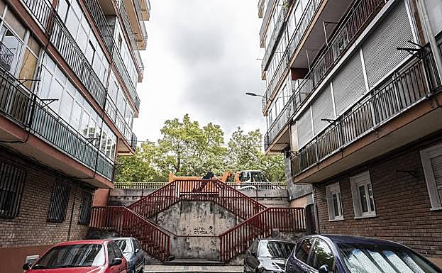 Calle Oriol, donde se instalará uno de los elevadores.