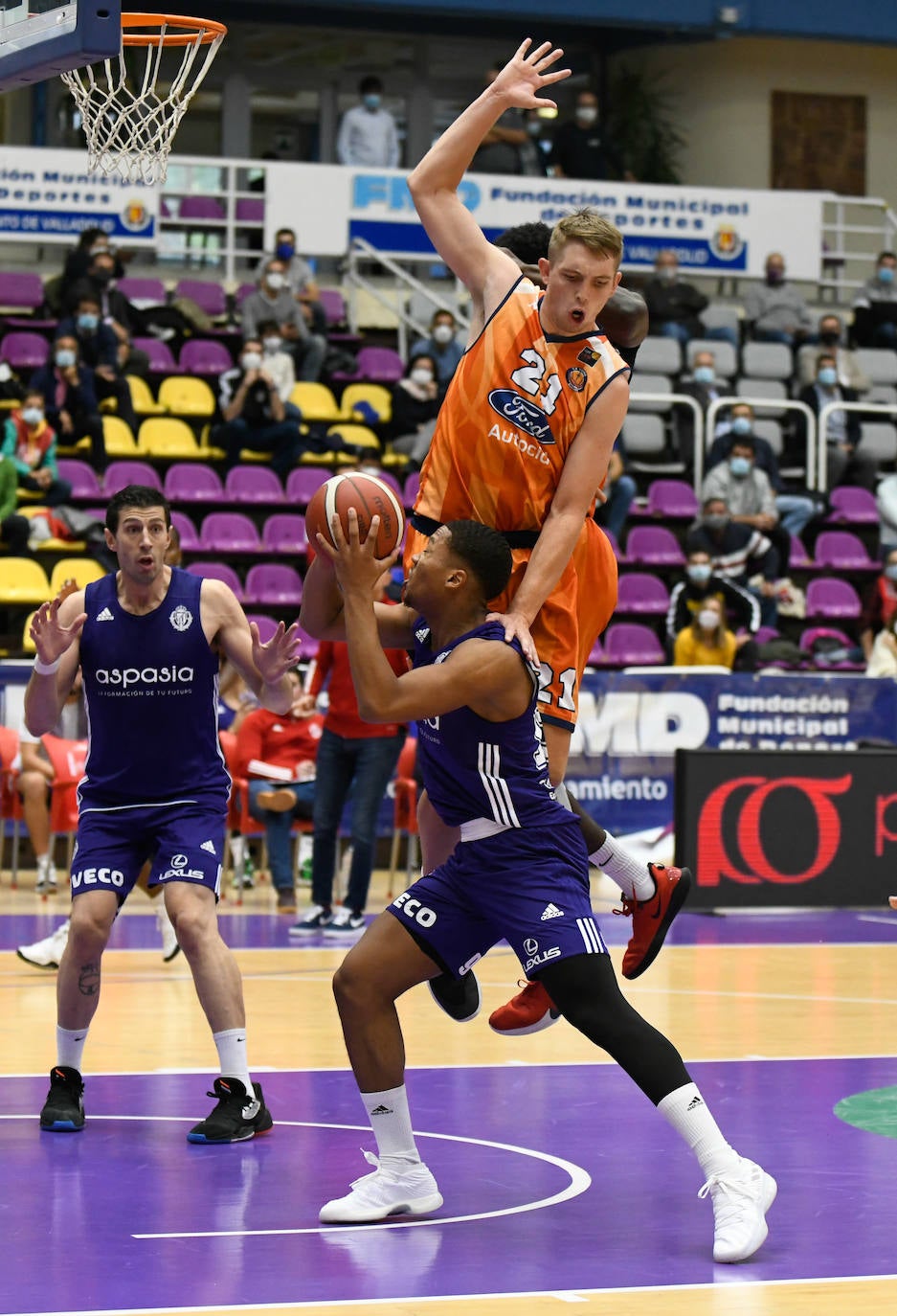 Fotos: Real Valladolid 87-80 Tizona Burgos