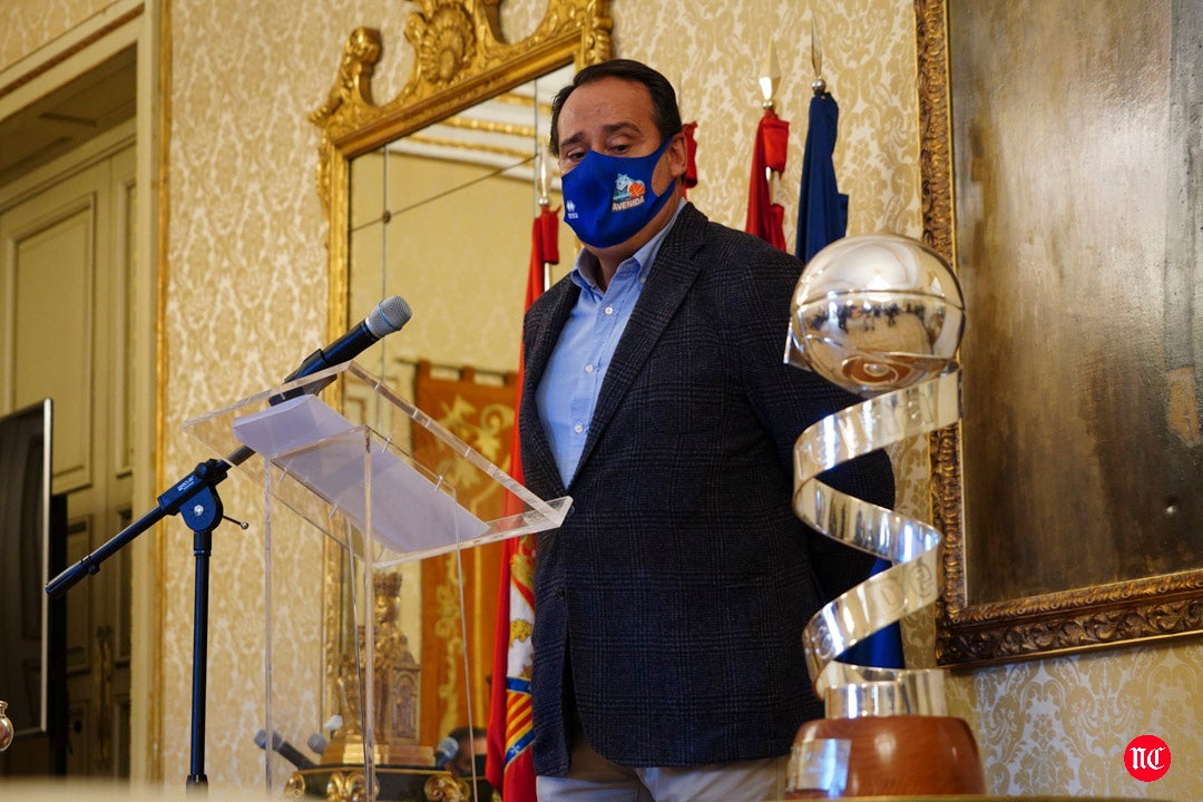 Recepción en el Ayuntamiento de Salamanca al Perfumerías Avenida