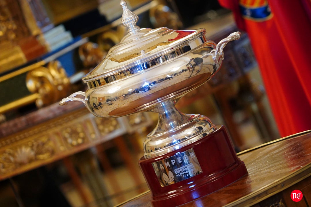 Recepción en el Ayuntamiento de Salamanca al Perfumerías Avenida