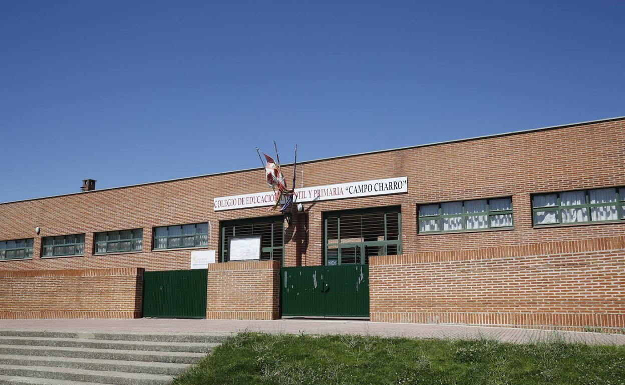 Fachada del Colegio Campo Charro.