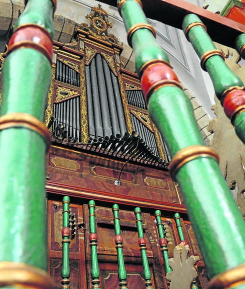 Órgano en la parroquia.