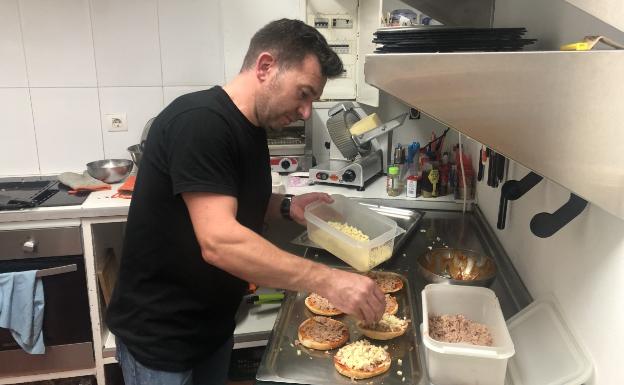 Imagen principal - Mini pizzas con torta de Aranda