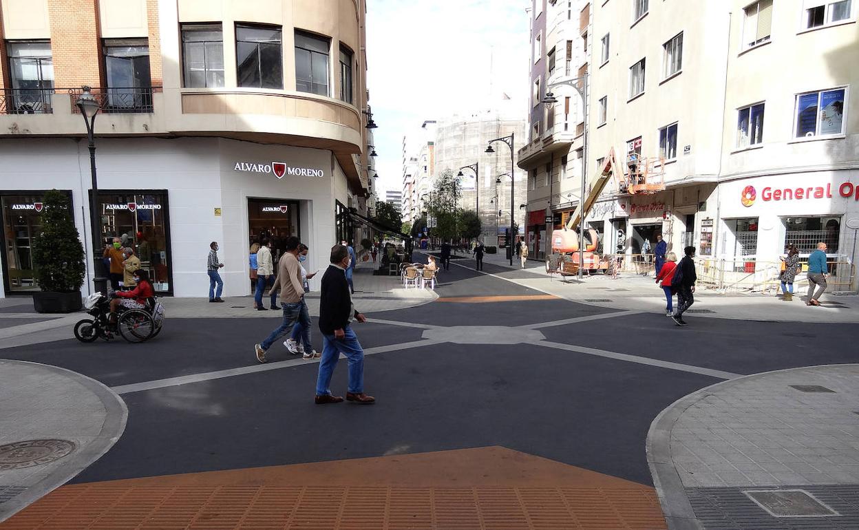 Tramo peatonalizado de la calle Santiago y la prolongación de Doctrinos hasta María de Molina.