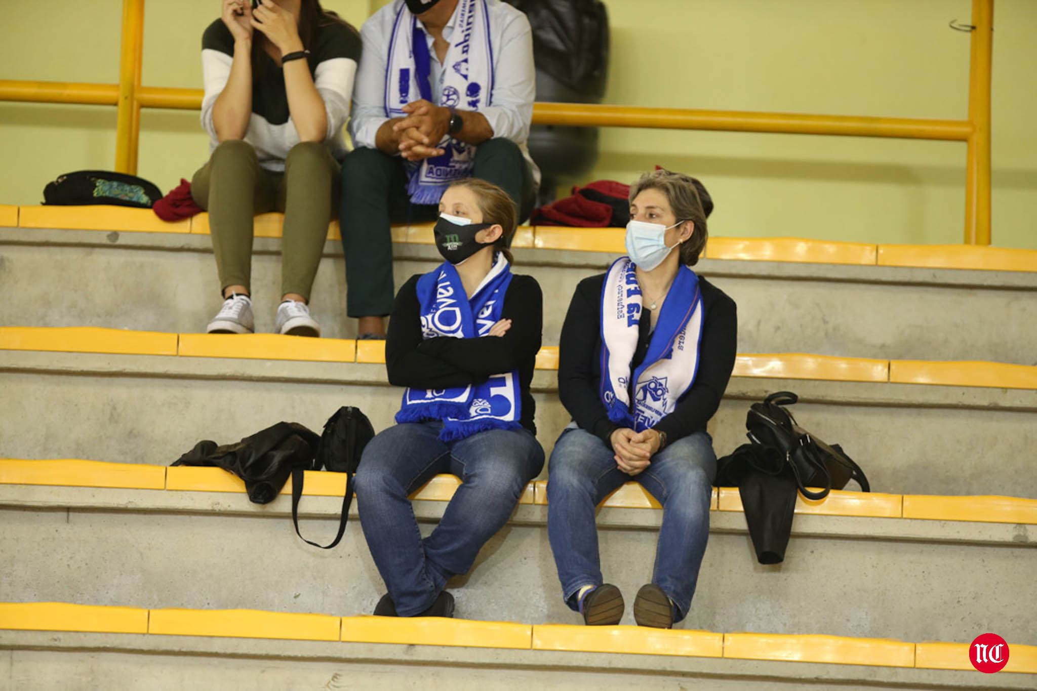 Aficionados del CB Perfumerías Avenida