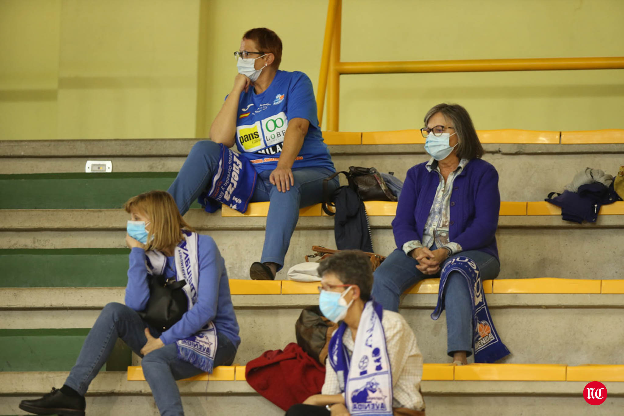 Aficionados del CB Perfumerías Avenida