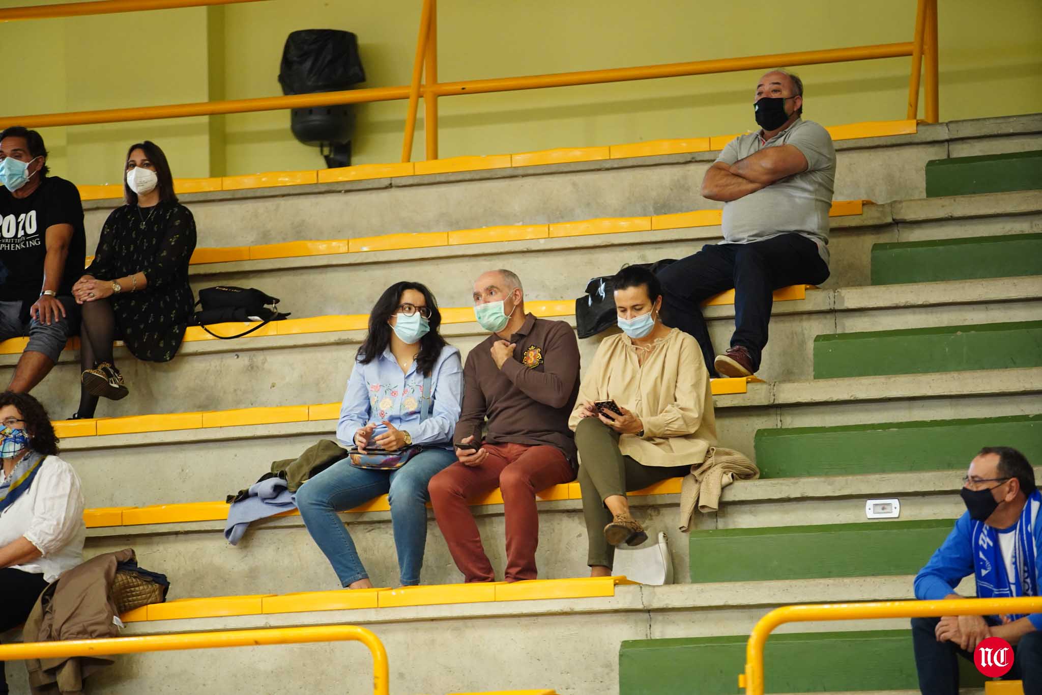 Aficionados del CB Perfumerías Avenida