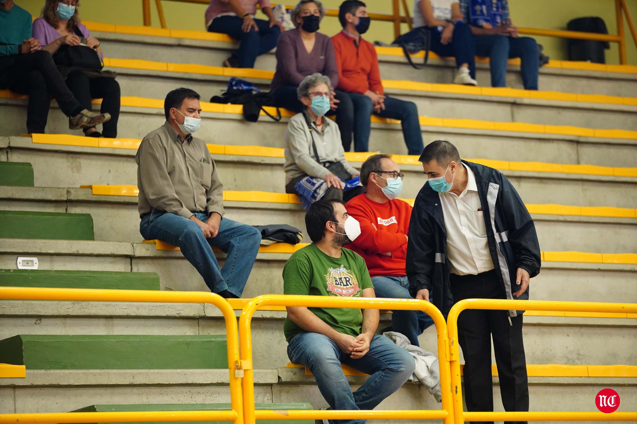 Aficionados del CB Perfumerías Avenida