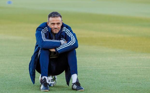 Luis Enrique, seleccionador español, durante el entrenamiento previo al choque ante Ucrania. 