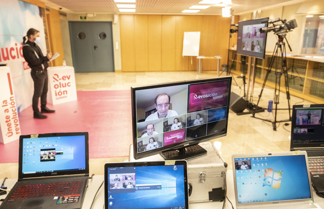 Con un nuevo formato 'on line' y completamente gratuito en el que todos los lectores de El Norte de Castilla podrán seguir las jornadas que se celebrarán los días 13, 14 y 15 | La jornada inaugural ha contado con la participación de Pedro Meseguer, del CSIC; Joan Garriga, de Flashtalking España y Xavi Robles, de VIZZ