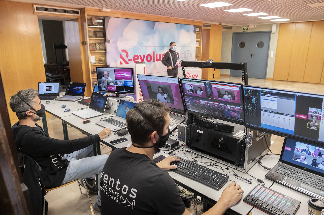 Con un nuevo formato 'on line' y completamente gratuito en el que todos los lectores de El Norte de Castilla podrán seguir las jornadas que se celebrarán los días 13, 14 y 15 | La jornada inaugural ha contado con la participación de Pedro Meseguer, del CSIC; Joan Garriga, de Flashtalking España y Xavi Robles, de VIZZ