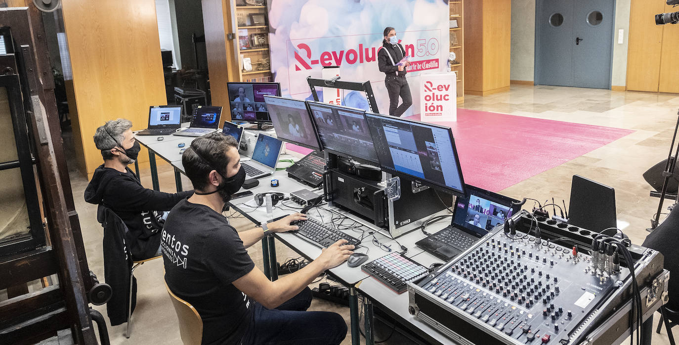 Con un nuevo formato 'on line' y completamente gratuito en el que todos los lectores de El Norte de Castilla podrán seguir las jornadas que se celebrarán los días 13, 14 y 15 | La jornada inaugural ha contado con la participación de Pedro Meseguer, del CSIC; Joan Garriga, de Flashtalking España y Xavi Robles, de VIZZ