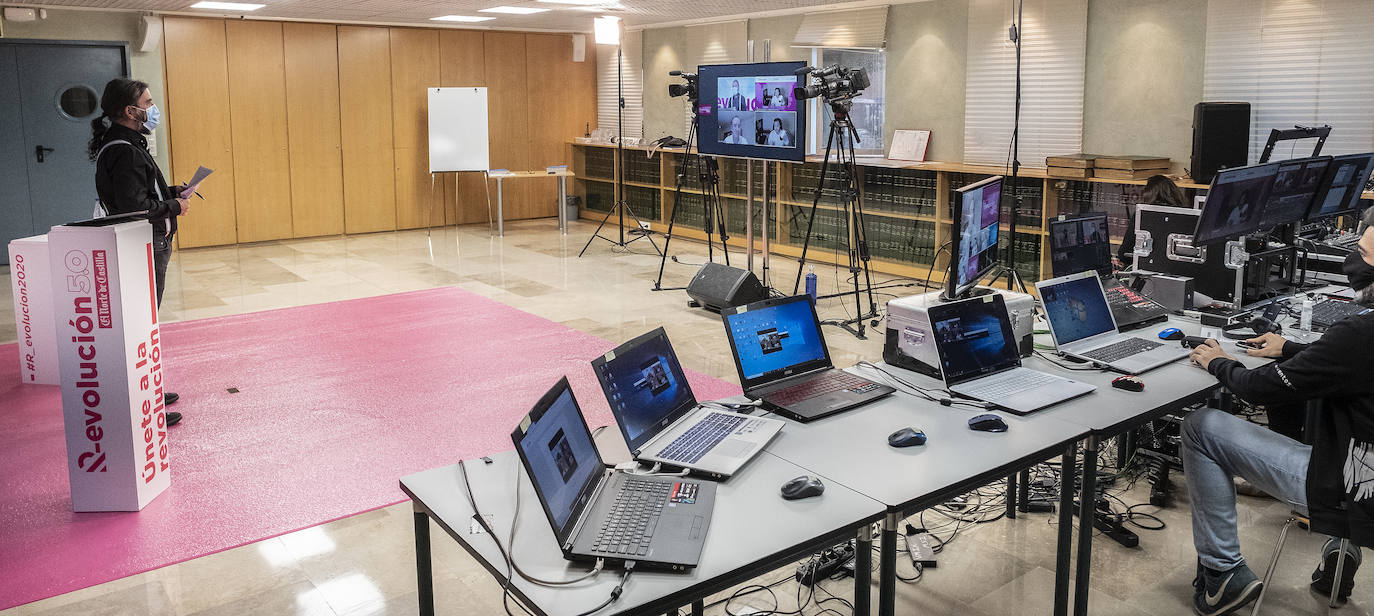 Con un nuevo formato 'on line' y completamente gratuito en el que todos los lectores de El Norte de Castilla podrán seguir las jornadas que se celebrarán los días 13, 14 y 15 | La jornada inaugural ha contado con la participación de Pedro Meseguer, del CSIC; Joan Garriga, de Flashtalking España y Xavi Robles, de VIZZ