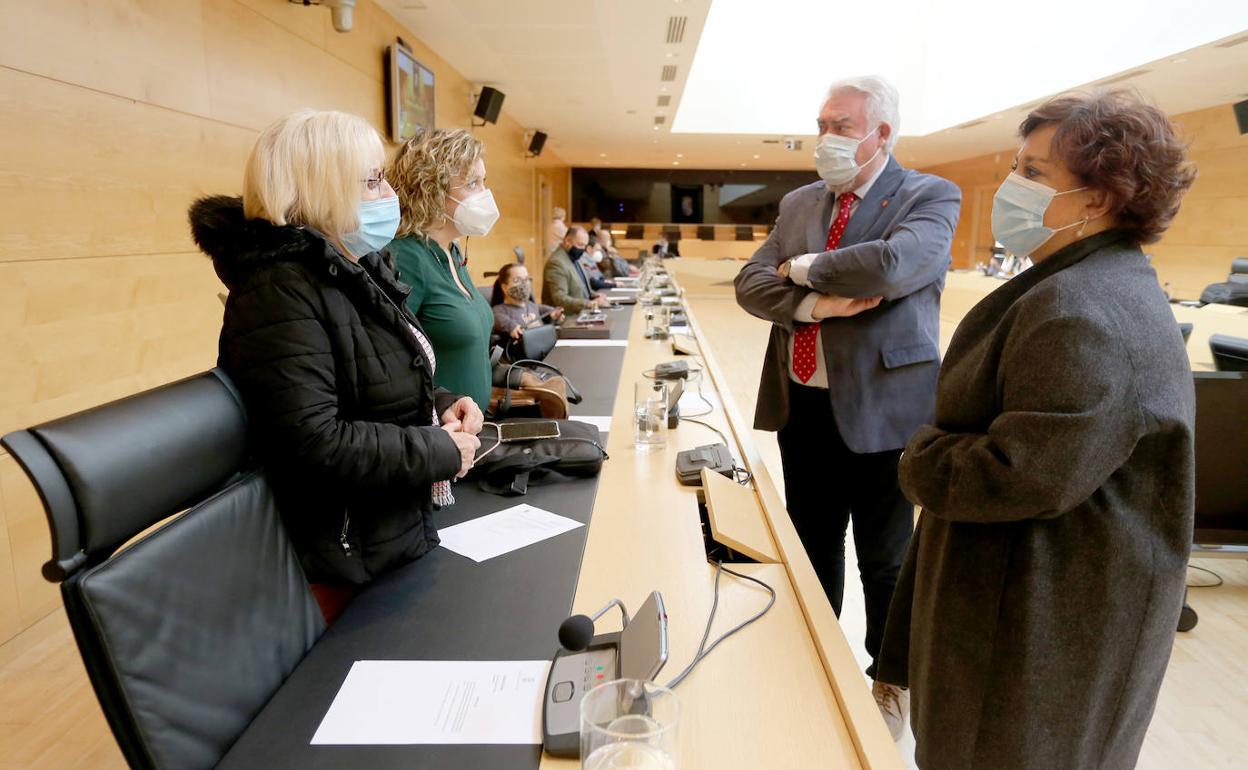 Comparecencia de Cisneros en la comisión..