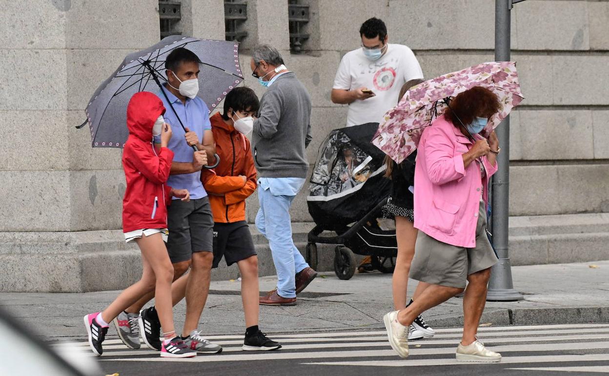 Día de lluvia y viento en la ciudad de Valladolid.