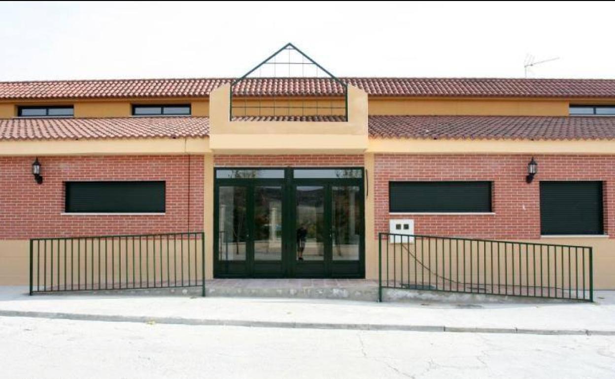 Fachada de la residencia de personas mayores de Villabáñez. 