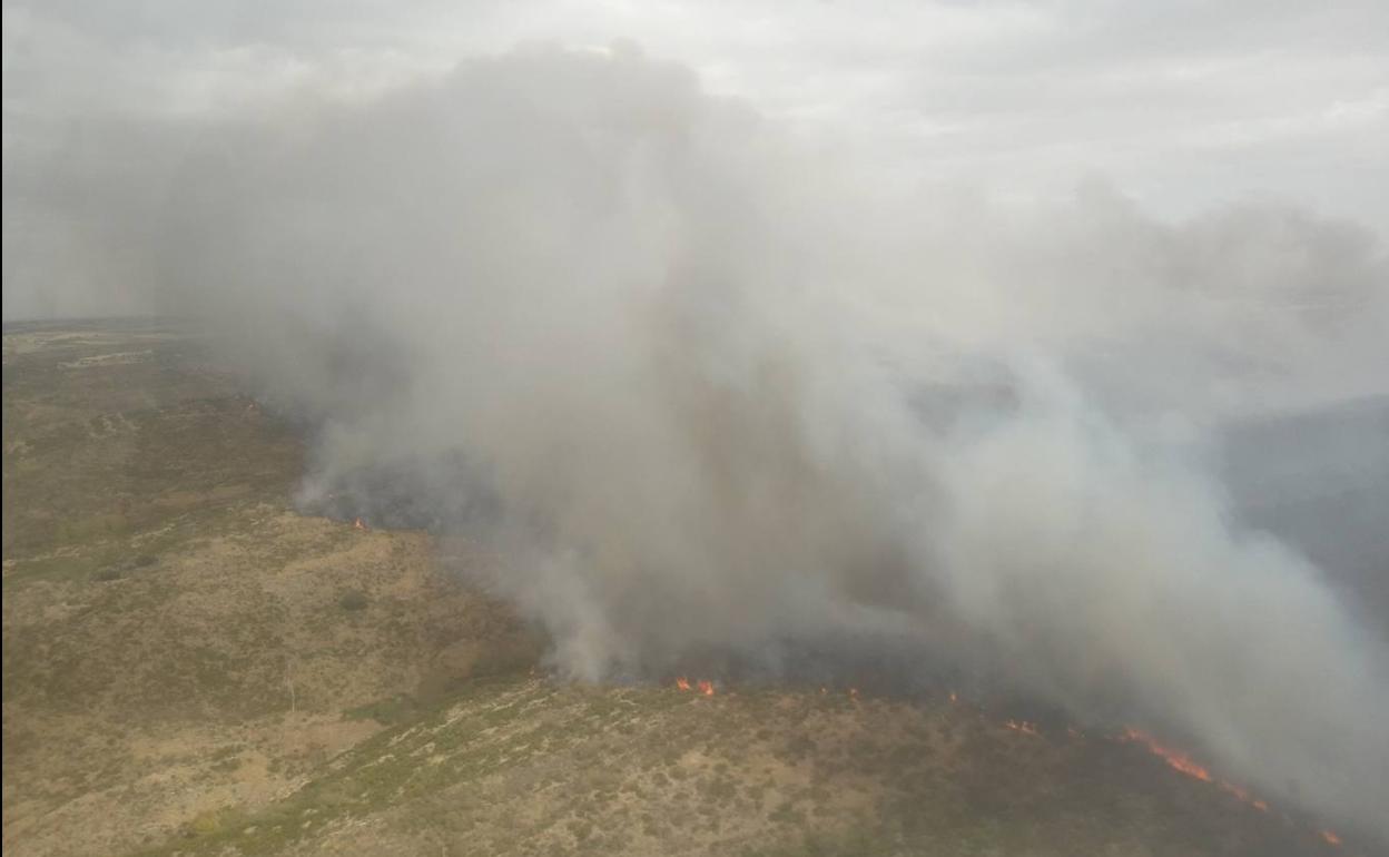 Imagen del incendio difundida por la Junta de Castilla y León.