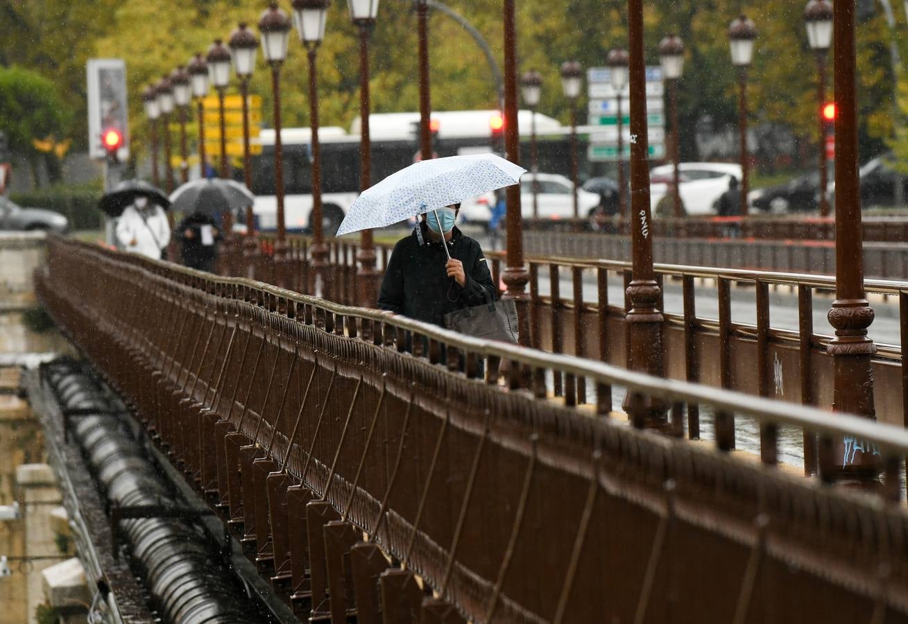 Fotos: Día de lluvia en Valladolid por el paso de la borrasca &#039;Bárbara&#039;