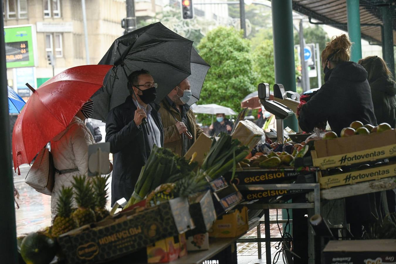 Fotos: Día de lluvia en Valladolid por el paso de la borrasca &#039;Bárbara&#039;