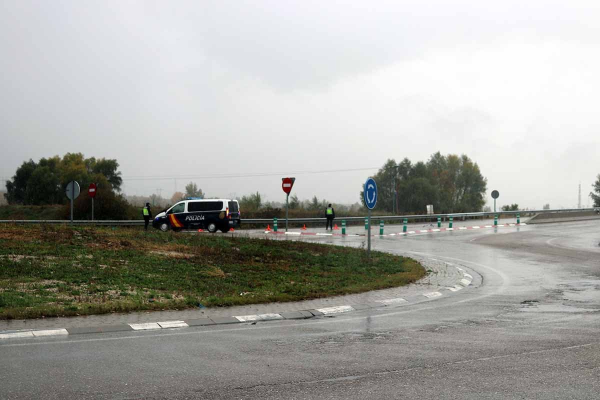 Controles de la Policía Local en el primer día de confinamiento en Burgos. 