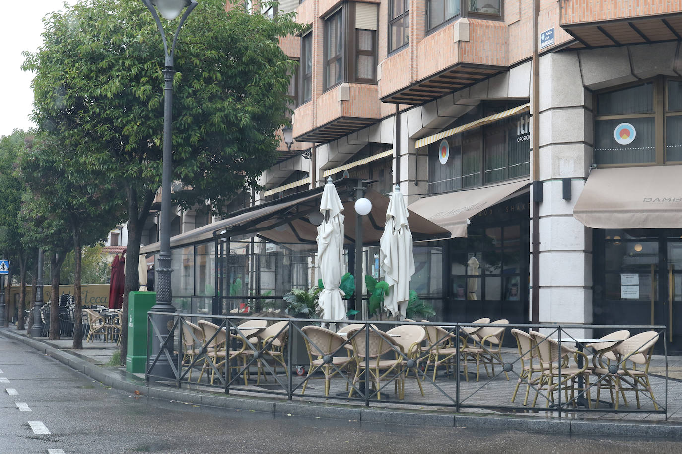 Fotos: Calles casi vacías en Valladolid durante la tarde del domingoqueda