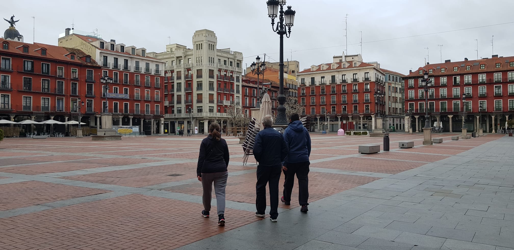 Fotos: Valladolid amanece tras el primer día de toque de queda