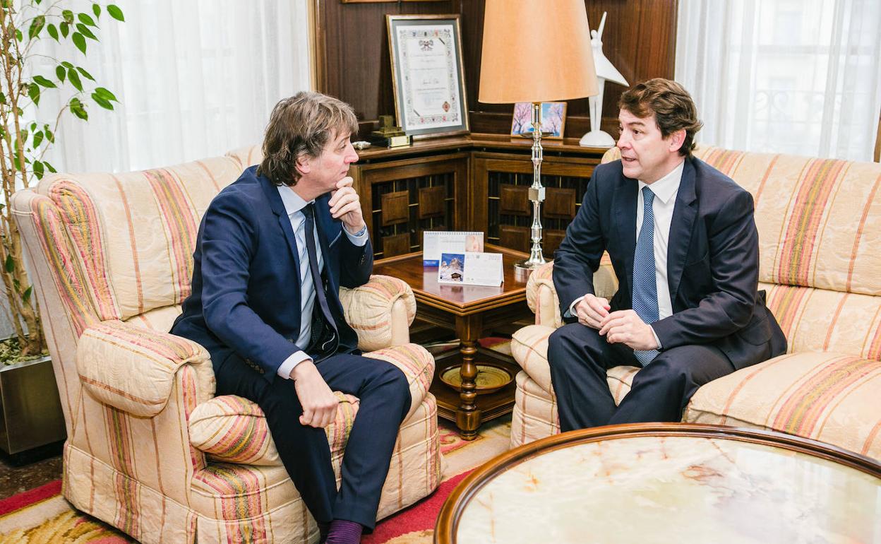 Carlos Martíonez, alcalde de Soria, y el presidente Alfonso Fernández Mañueco, en el encuentro que mantuvieron en enero en la capital soriana.