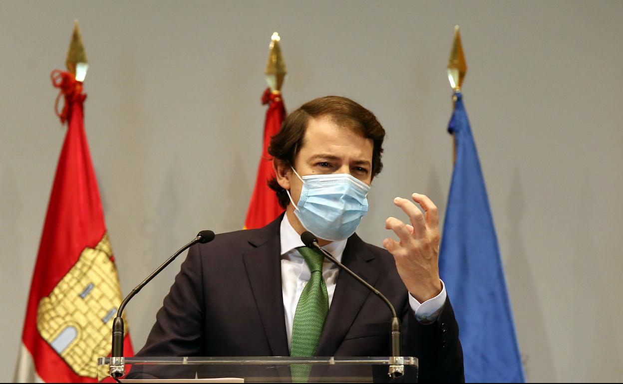 El presidente de la Junta, Alfonso Fernández Mañueco, en su comparecencia. 