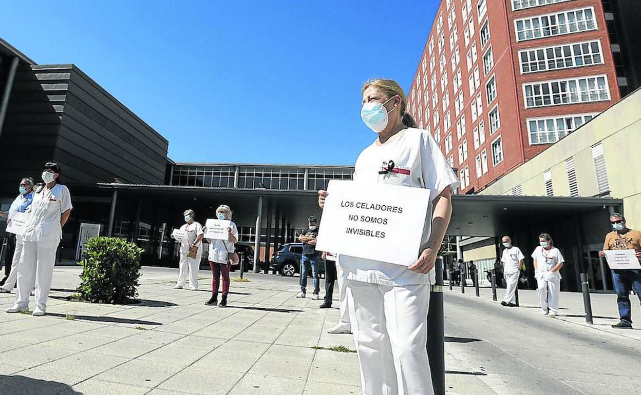 Protesta a las puertas del Hospital Río Carrión, a principios de octubre.