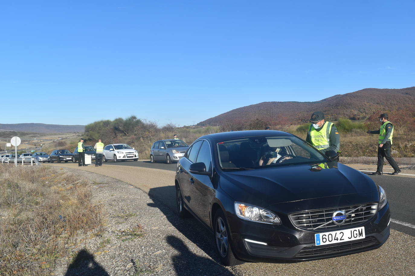 La Guardia Civil controla la entrada a Palencia desde Cantabria