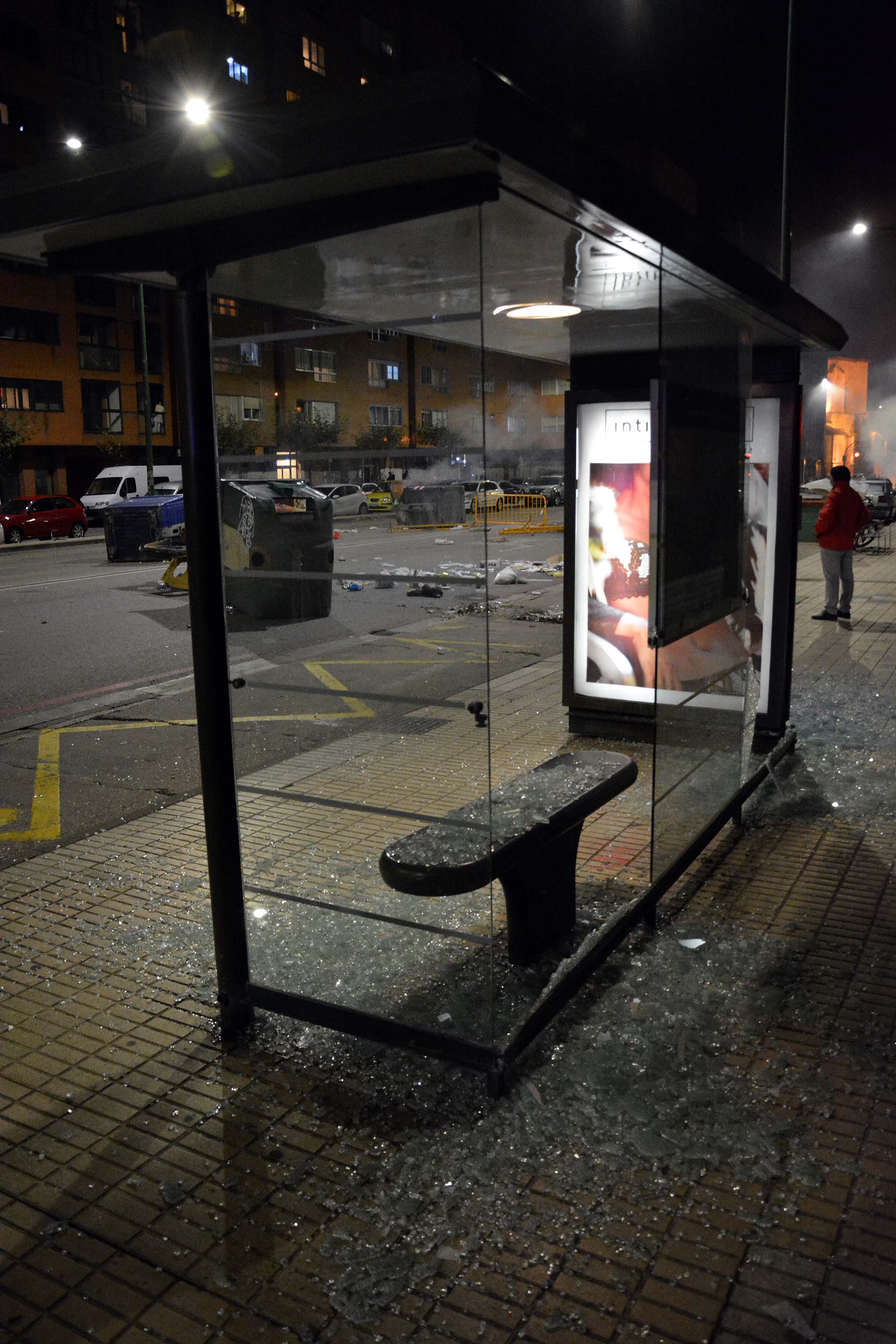 Fotos: La concentración contra las medidas anticovid acaba en batalla campal en Gamonal