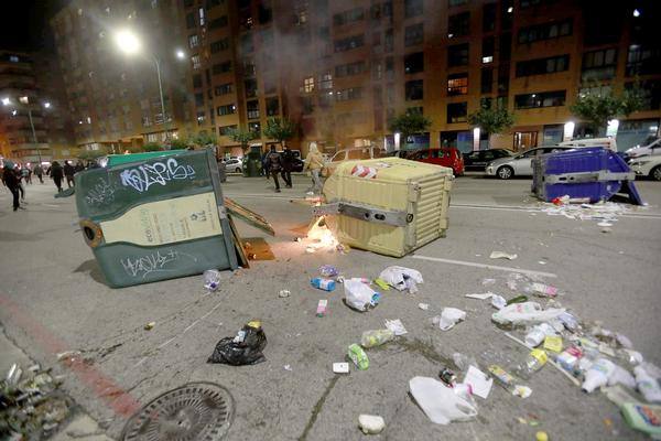 Fotos: La concentración contra las medidas anticovid acaba en batalla campal en Gamonal