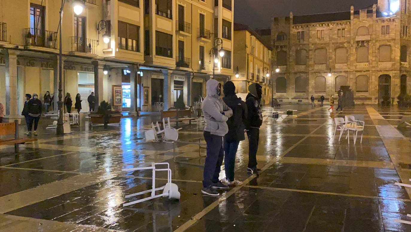 Fotos: Los disturbios de León llega a plaza de Regla