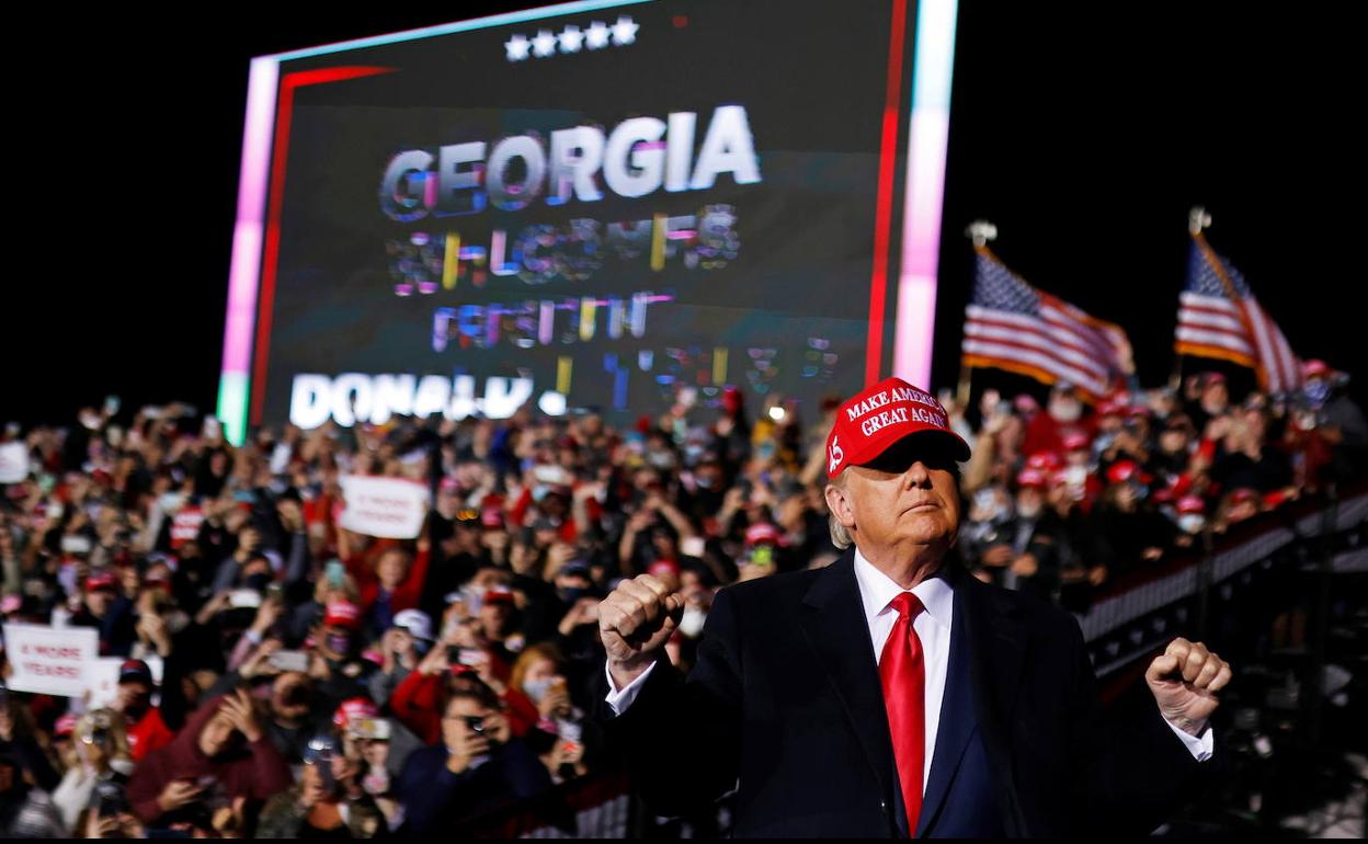 Donald Trump ofrece un mitin en Rome, Georgia.