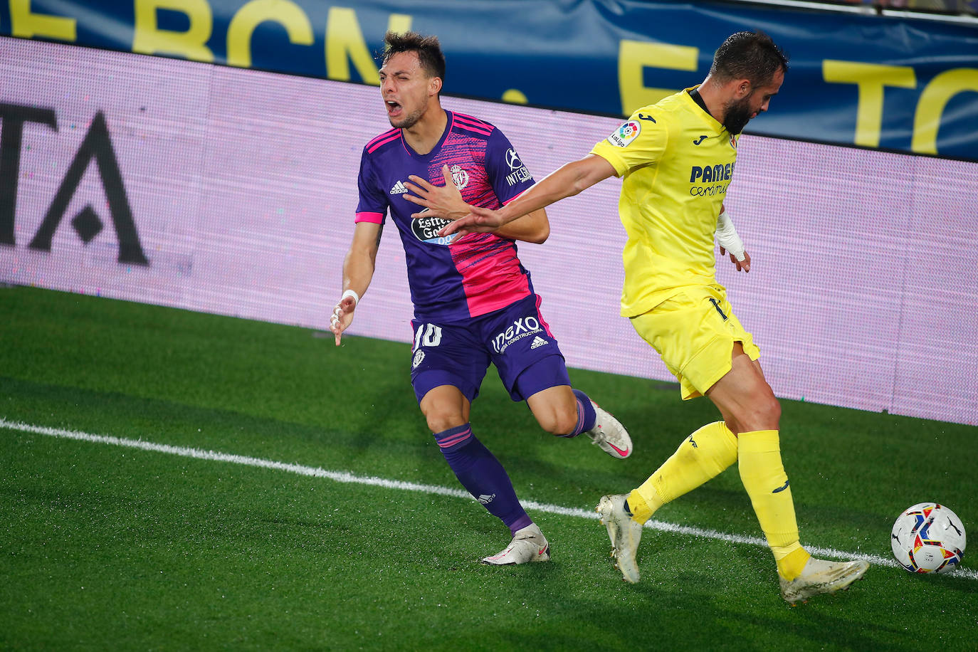 El Real Valladolid pierde por dos goles a cero contra el Villarreal. 