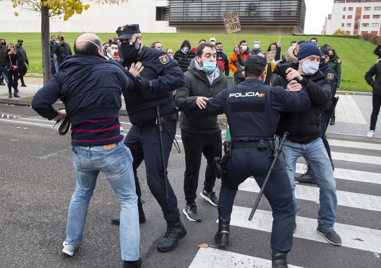 Fotos: Manifestación de hosteleros en Valladolid