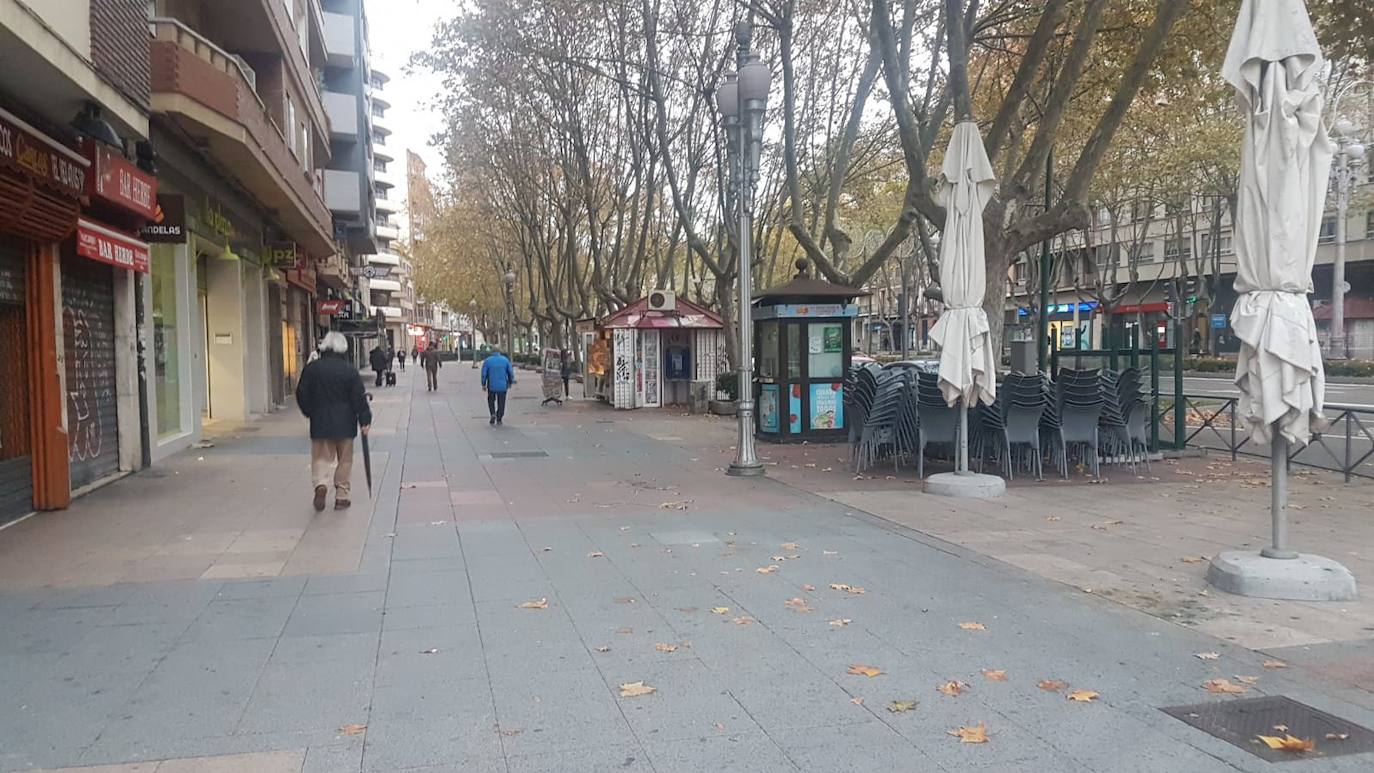 Fotos: Un noviembre que parece marzo: las calles de Valladolid amanecen sin terrazas