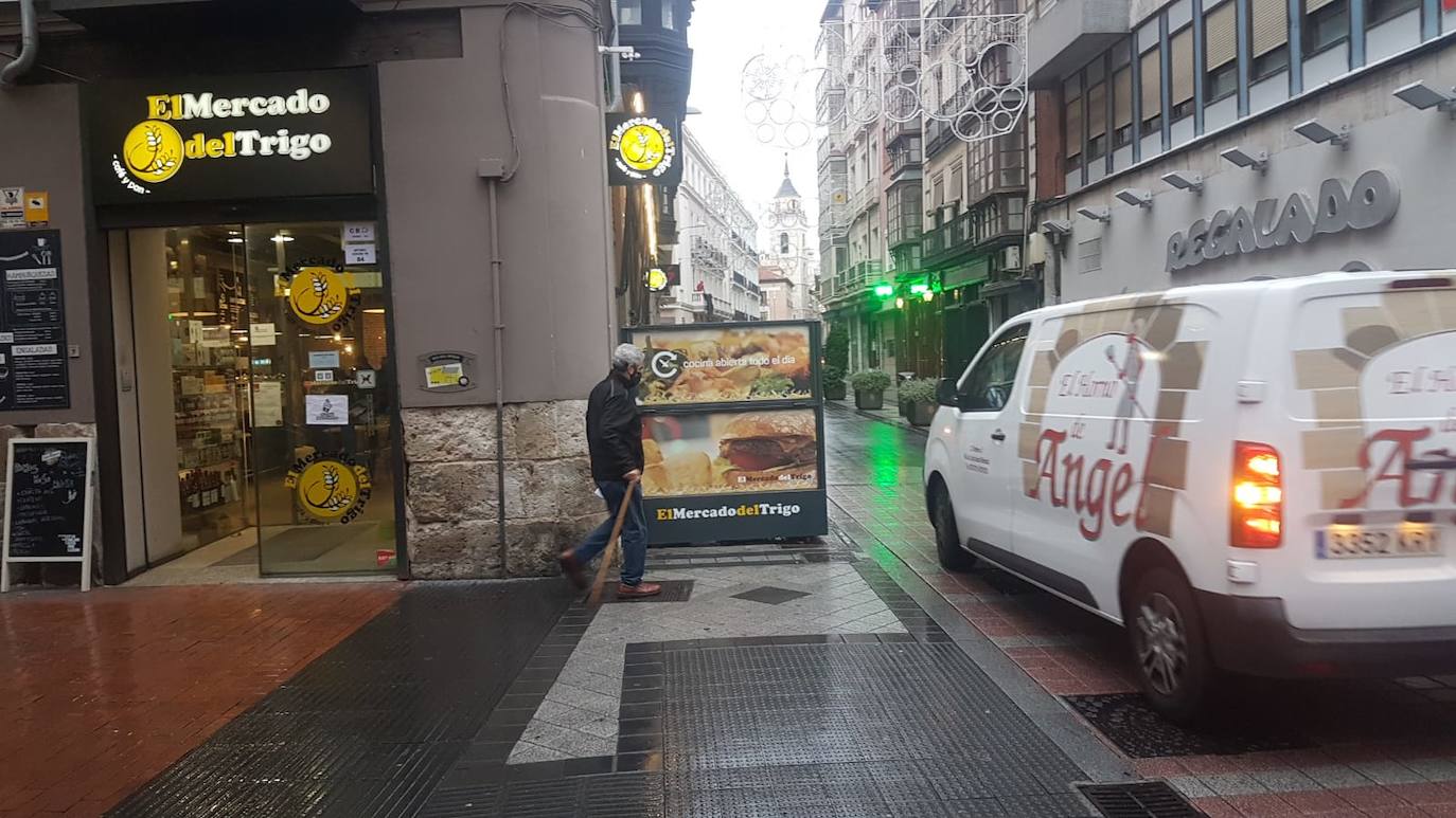 Fotos: Un noviembre que parece marzo: las calles de Valladolid amanecen sin terrazas