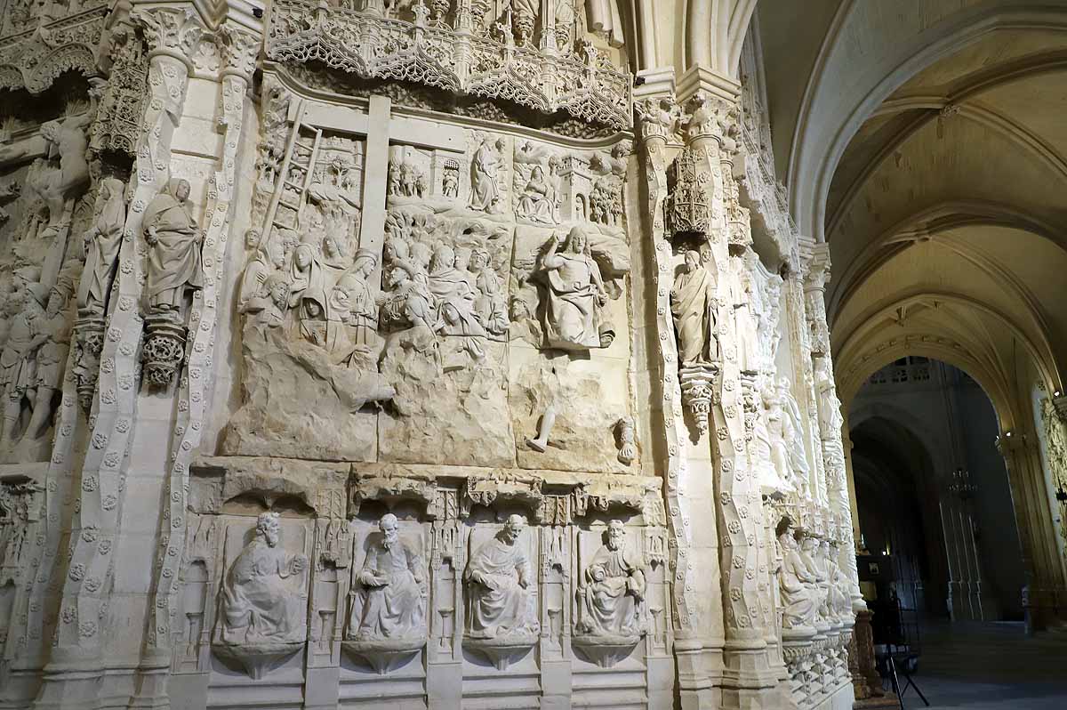 Fotos: Los relieves de Felipe Vigarny lucen renovados en la Catedral de Burgos